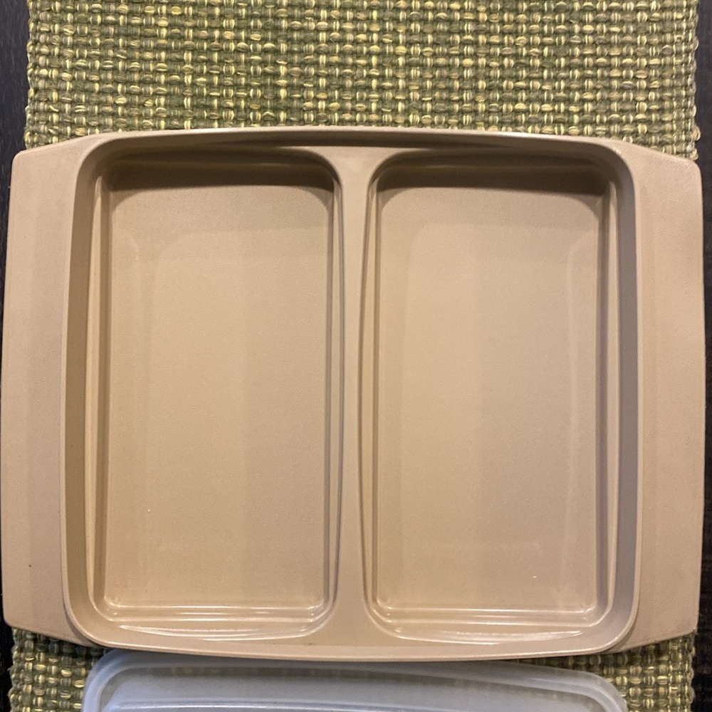 Vintage Tupperware Deviled Egg Container *missing inserts* - Picture 3 of 10